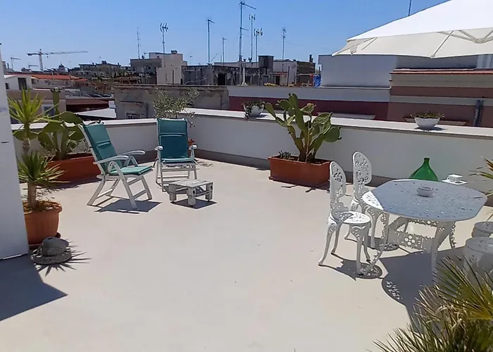 A Due Passi Temporary *