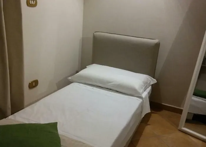 公寓 A Due Passi Temporary 特拉尼