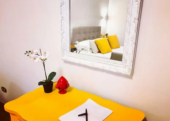 公寓 A Due Passi Temporary 特拉尼