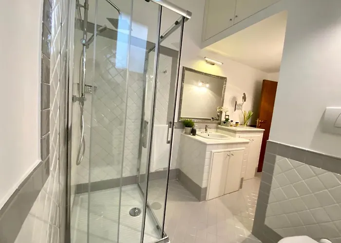 公寓 A Due Passi Temporary 特拉尼