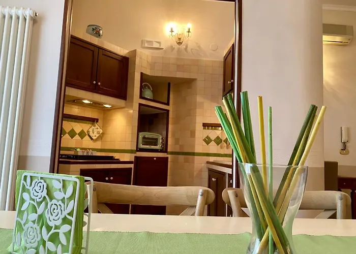 公寓 A Due Passi Temporary 特拉尼