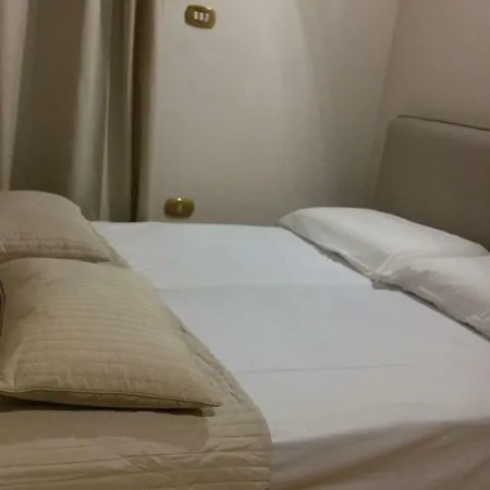 A Due Passi Temporary Апартаменты *