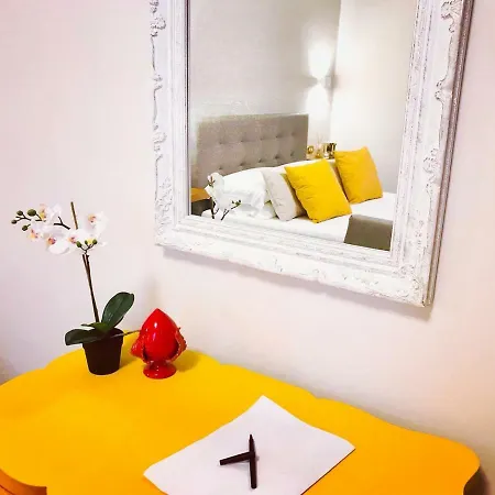 Апартаменты A Due Passi Temporary Трани